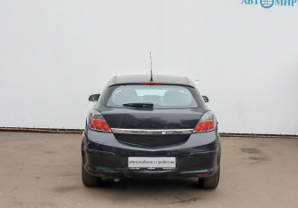 Подержанный автомобиль Opel Astra Hatchback 2008 года (6 фото)