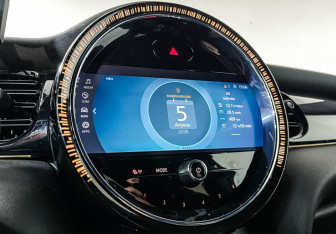 Подержанный автомобиль MINI Hatch 2021 года (15 фото)