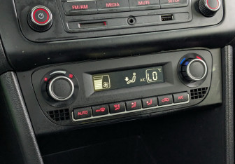 Подержанный автомобиль Volkswagen Polo Sedan 2017 года (25 фото)