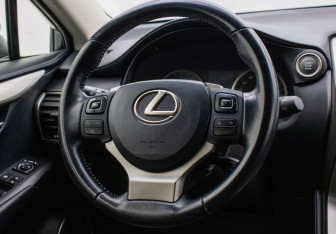 Подержанный автомобиль Lexus NX 2015 года (15 фото)