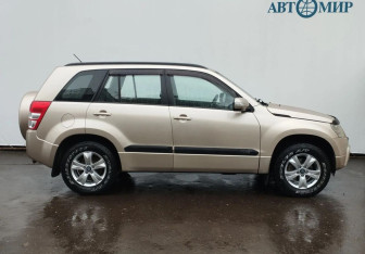 Подержанный автомобиль Suzuki Grand Vitara 2010 года (4 фото)