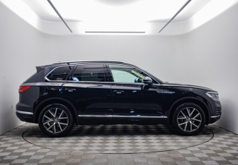 Подержанный автомобиль Volkswagen Touareg 2019 года (4 фото)