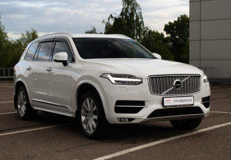 Подержанный автомобиль Volvo XC90 2017 года (3 фото)