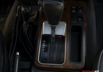 Подержанный автомобиль Nissan Patrol 2005 года (14 фото)