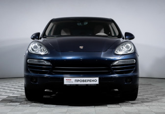 Подержанный автомобиль Porsche Cayenne 2012 года (2 фото)