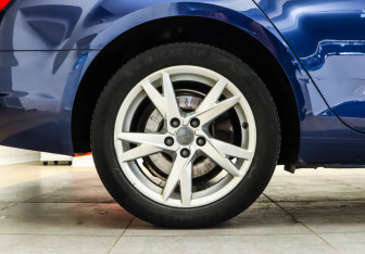 Подержанный автомобиль Audi A4 Sedan 2016 года (26 фото)