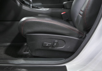 Подержанный автомобиль DongFeng AX7 2019 года (12 фото)