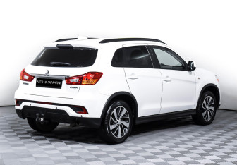 Подержанный автомобиль Mitsubishi ASX 2018 года (5 фото)