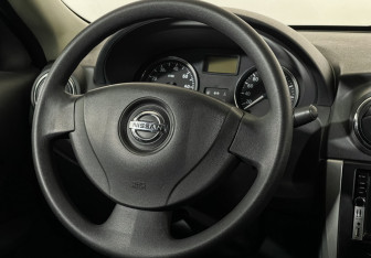 Подержанный автомобиль Nissan Almera Sedan 2013 года (9 фото)