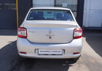 Подержанный автомобиль Renault Logan Sedan 2017 года (6 фото)