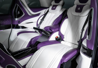 Подержанный автомобиль Voyah Dream 2023 года (10 фото)