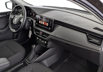 Подержанный автомобиль Skoda Rapid Liftback 2022 года (13 фото)
