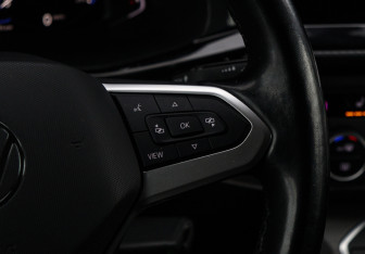 Подержанный автомобиль Volkswagen Caravelle 2021 года (24 фото)