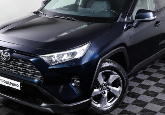 Подержанный автомобиль Toyota RAV4 2019 года (22 фото)