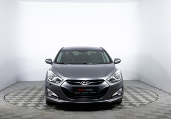 Подержанный автомобиль Hyundai i40 Sedan 2014 года (2 фото)