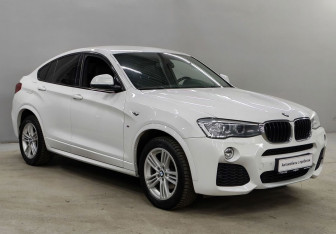Подержанный автомобиль BMW X4 2016 года (3 фото)
