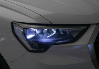Подержанный автомобиль Audi Q3 2021 года (28 фото)