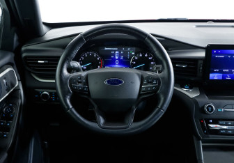 Подержанный автомобиль Ford Explorer 2020 года (7 фото)