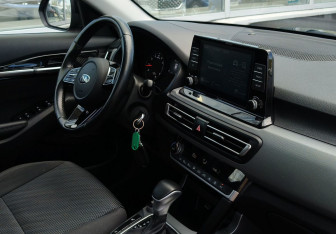 Подержанный автомобиль Kia Seltos 2021 года (20 фото)