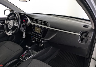 Подержанный автомобиль Kia Rio Hatchback 2021 года (10 фото)