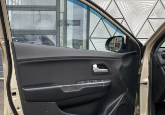 Подержанный автомобиль Kia Rio Sedan 2015 года (17 фото)