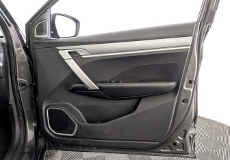 Подержанный автомобиль Geely Coolray 2022 года (24 фото)