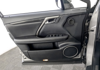 Подержанный автомобиль Lexus RX 2019 года (19 фото)