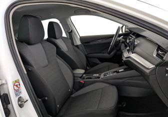 Подержанный автомобиль Skoda Octavia Liftback 2021 года (23 фото)