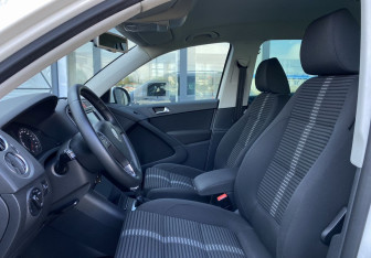 Подержанный автомобиль Volkswagen Tiguan 2010 года (19 фото)