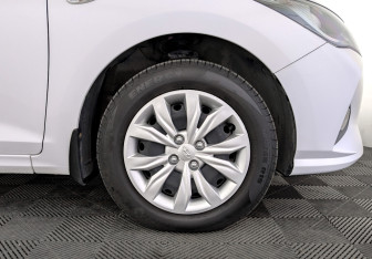 Подержанный автомобиль Hyundai Solaris Sedan 2021 года (18 фото)