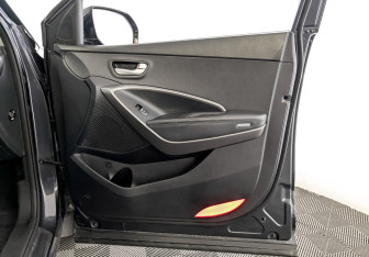 Подержанный автомобиль Hyundai Santa Fe 2015 года (24 фото)