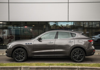 Подержанный автомобиль Maserati Levante 2022 года (9 фото)