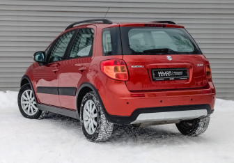 Подержанный автомобиль Suzuki SX4 Hatchback 2011 года (7 фото)