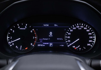 Подержанный автомобиль Infiniti QX50 2018 года (12 фото)