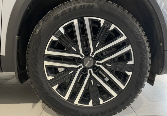 Подержанный автомобиль Omoda C7 2025 года (20 фото)