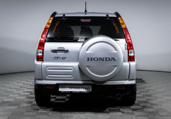 Подержанный автомобиль Honda CR-V 2004 года (6 фото)