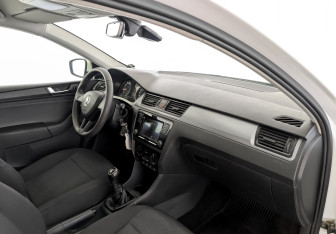 Подержанный автомобиль Skoda Rapid Liftback 2019 года (11 фото)