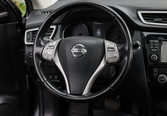 Подержанный автомобиль Nissan Qashqai 2014 года (16 фото)
