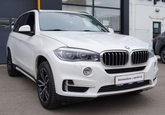 Подержанный автомобиль BMW X5 2016 года (3 фото)