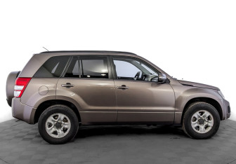 Подержанный автомобиль Suzuki Grand Vitara 2014 года (4 фото)