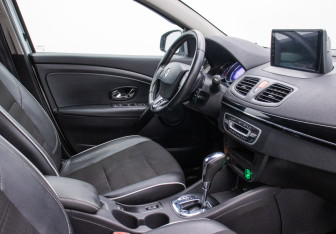 Подержанный автомобиль Renault Fluence 2014 года (9 фото)