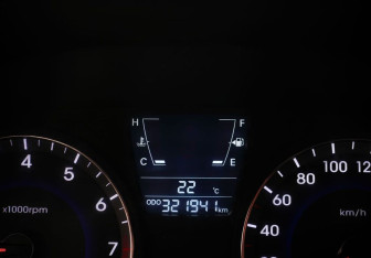 Подержанный автомобиль Hyundai Solaris Sedan 2014 года (15 фото)