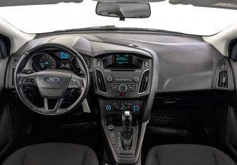 Подержанный автомобиль Ford Focus Hatchback 2018 года (14 фото)