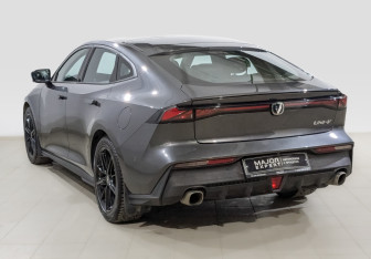 Подержанный автомобиль Changan UNI-V 2023 года (7 фото)