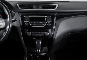 Подержанный автомобиль Nissan Qashqai 2018 года (13 фото)