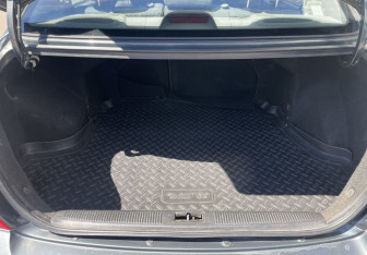 Подержанный автомобиль Hyundai Elantra Sedan 2008 года (13 фото)