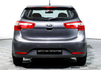 Подержанный автомобиль Kia Rio Hatchback 2012 года (6 фото)