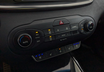 Подержанный автомобиль Kia Sorento 2017 года (29 фото)
