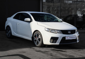 Подержанный автомобиль Kia Cerato Coupe 2011 года (3 фото)