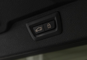 Подержанный автомобиль BMW X5 2014 года (20 фото)